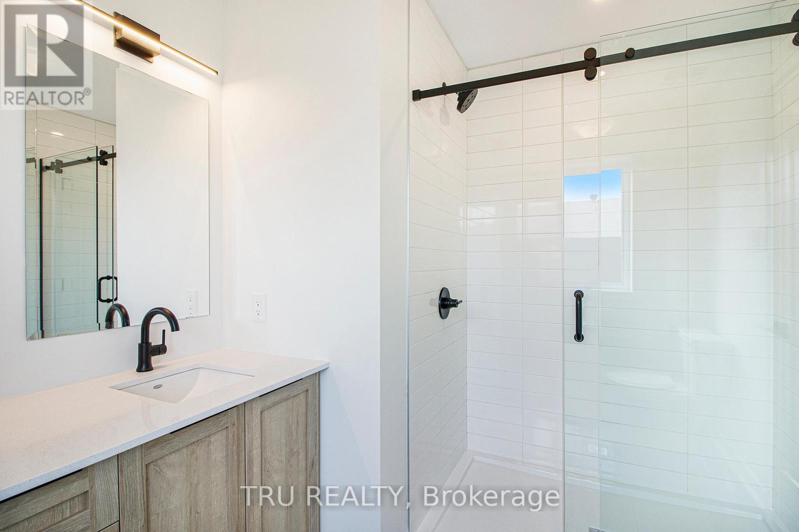947 Cologne Street, Russell, Ontario  K0A 1W0 - Photo 16 - X12389332