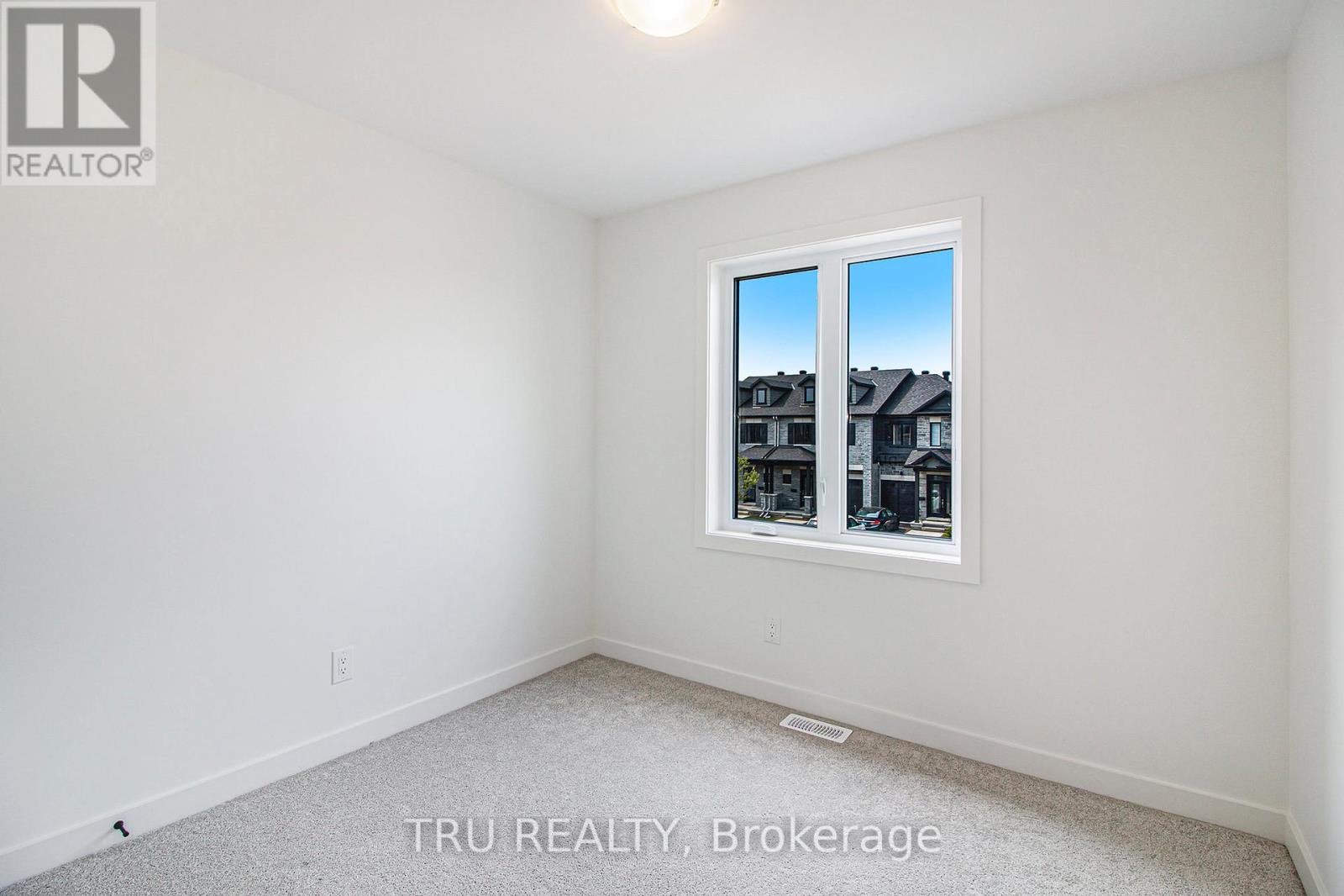 947 Cologne Street, Russell, Ontario  K0A 1W0 - Photo 17 - X12389332