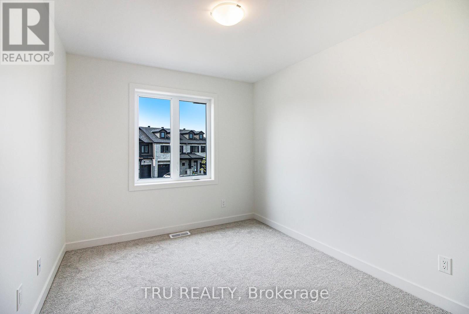 947 Cologne Street, Russell, Ontario  K0A 1W0 - Photo 18 - X12389332