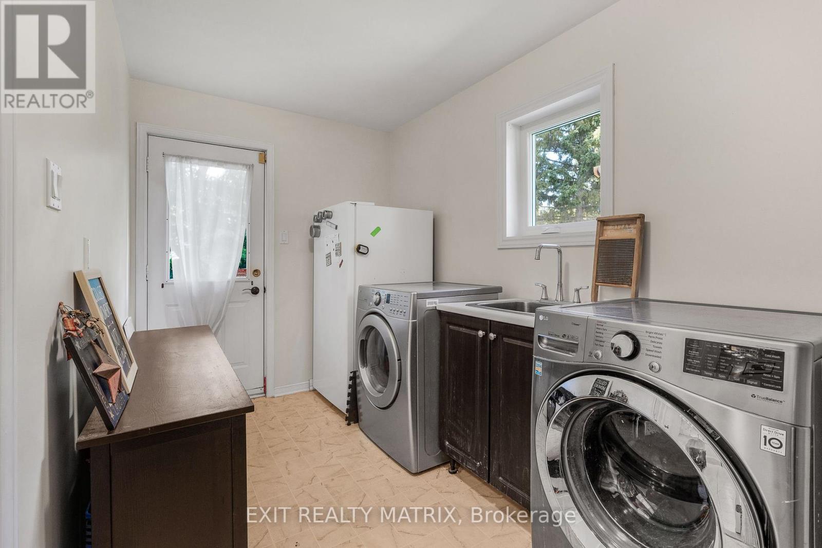 6343 Deermeadow Drive, Ottawa, Ontario  K4P 1M9 - Photo 23 - X12389394