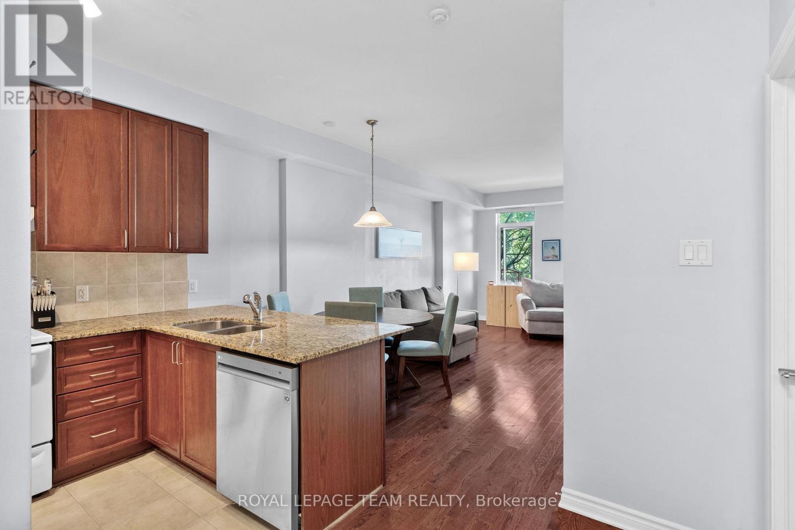 217 - 205 Bolton Street, Ottawa, Ontario  K1N 1K7 - Photo 6 - X12389397