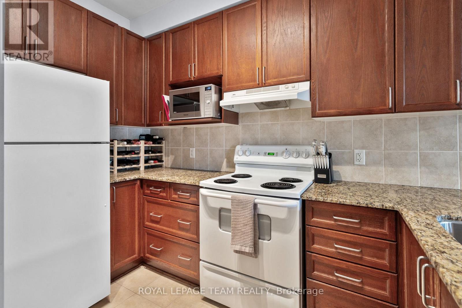 217 - 205 Bolton Street, Ottawa, Ontario  K1N 1K7 - Photo 7 - X12389397