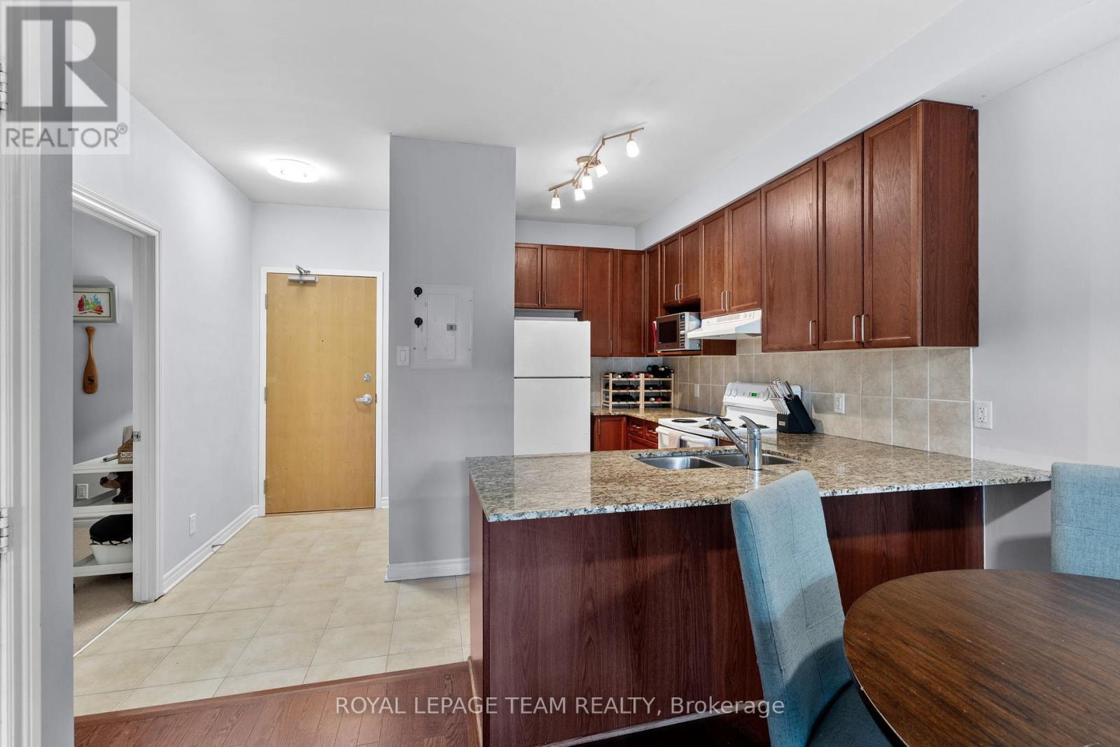 217 - 205 Bolton Street, Ottawa, Ontario  K1N 1K7 - Photo 9 - X12389397