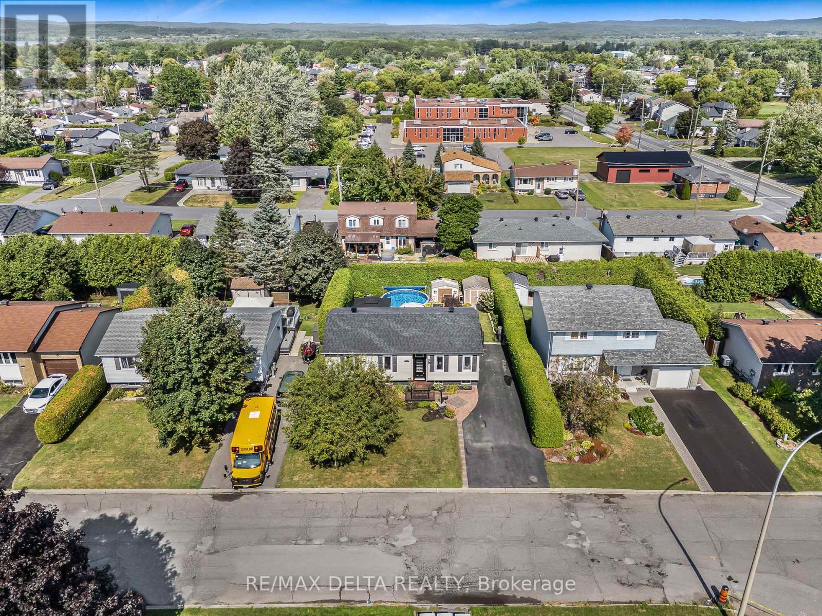 381 Dalrymple Drive, Clarence-Rockland, Ontario  K4K 1G9 - Photo 32 - X12389411