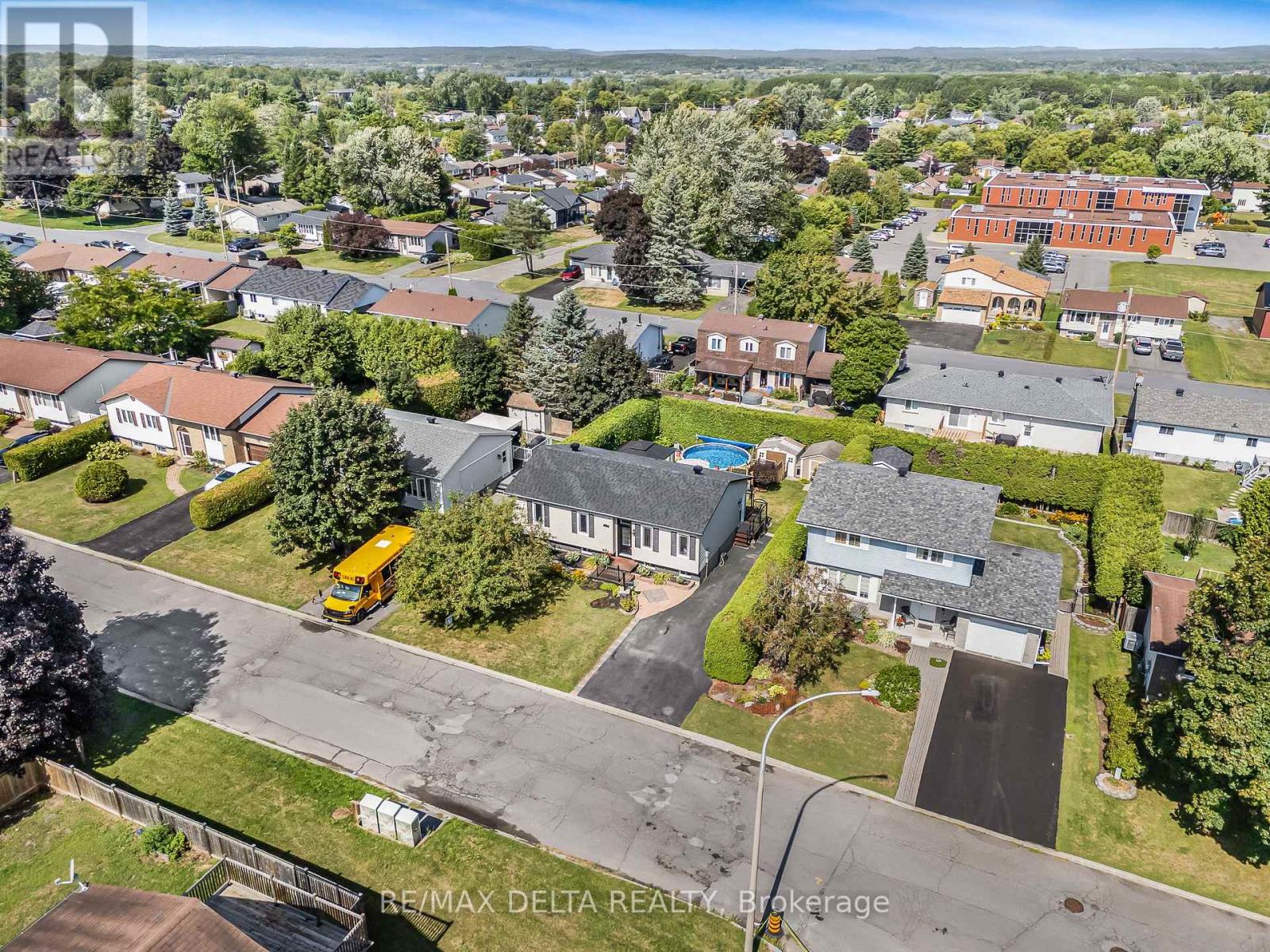 381 Dalrymple Drive, Clarence-Rockland, Ontario  K4K 1G9 - Photo 33 - X12389411