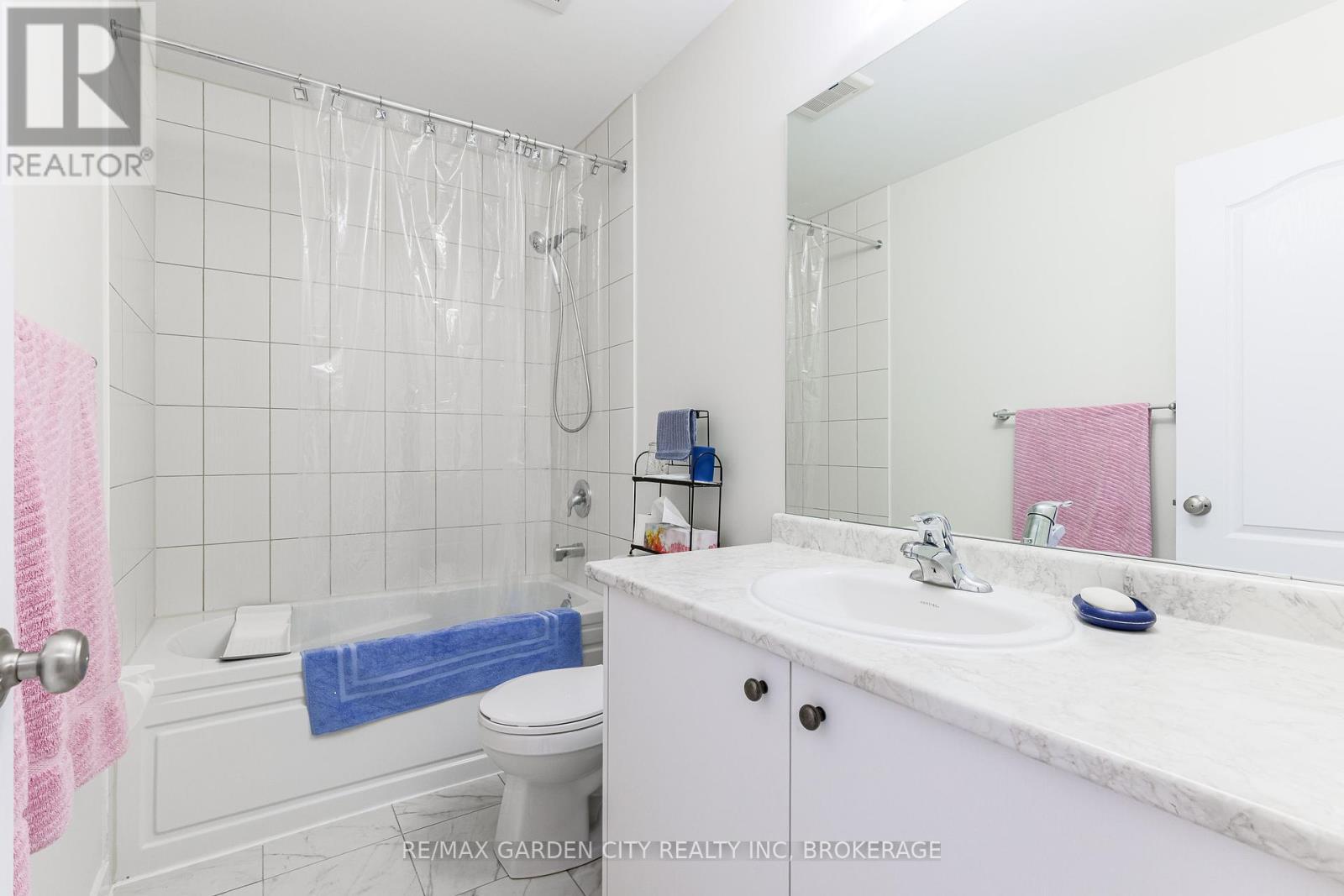 73 Keelson Street, Welland, Ontario  L2B 0M4 - Photo 12 - X12389433