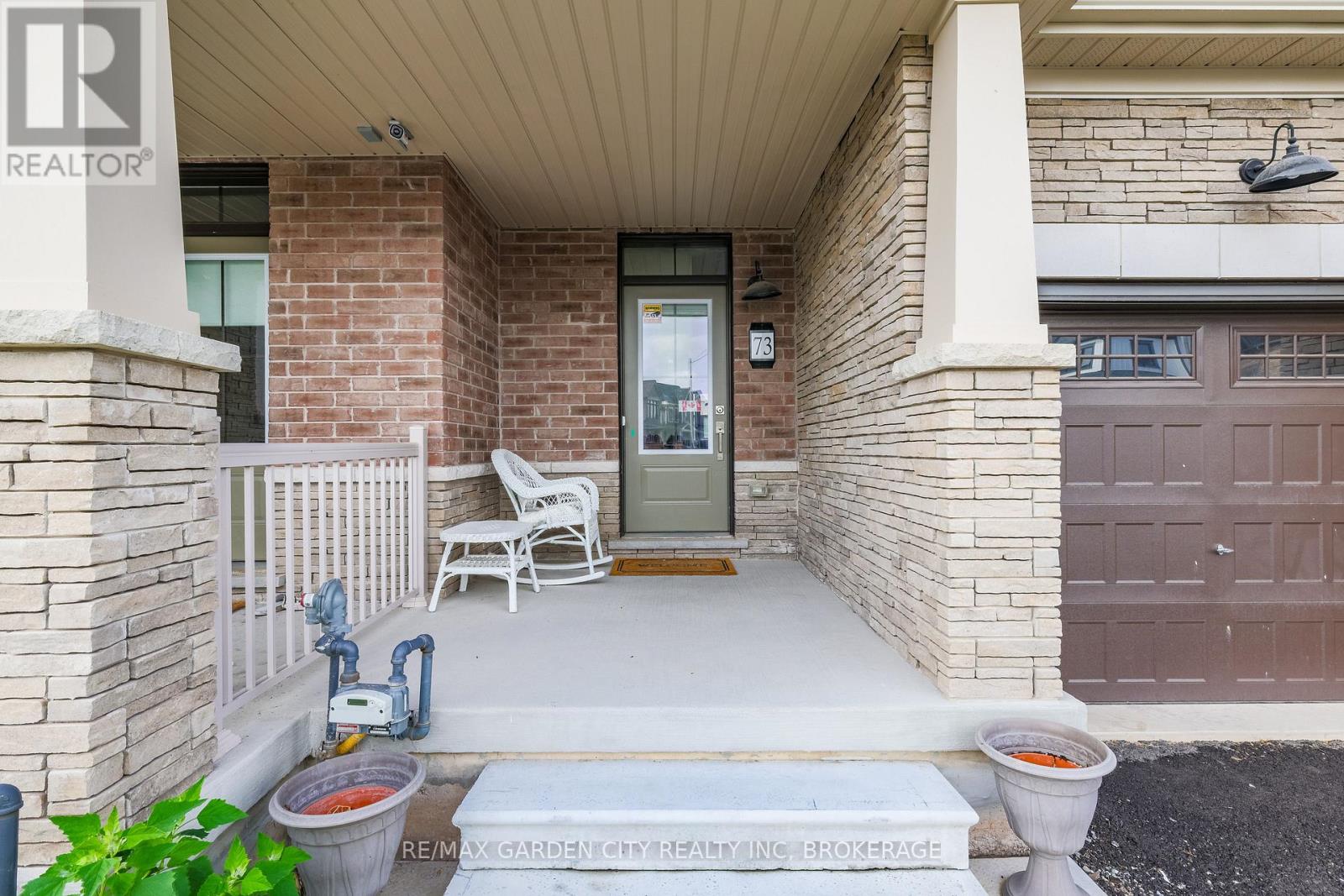 73 Keelson Street, Welland, Ontario  L2B 0M4 - Photo 2 - X12389433