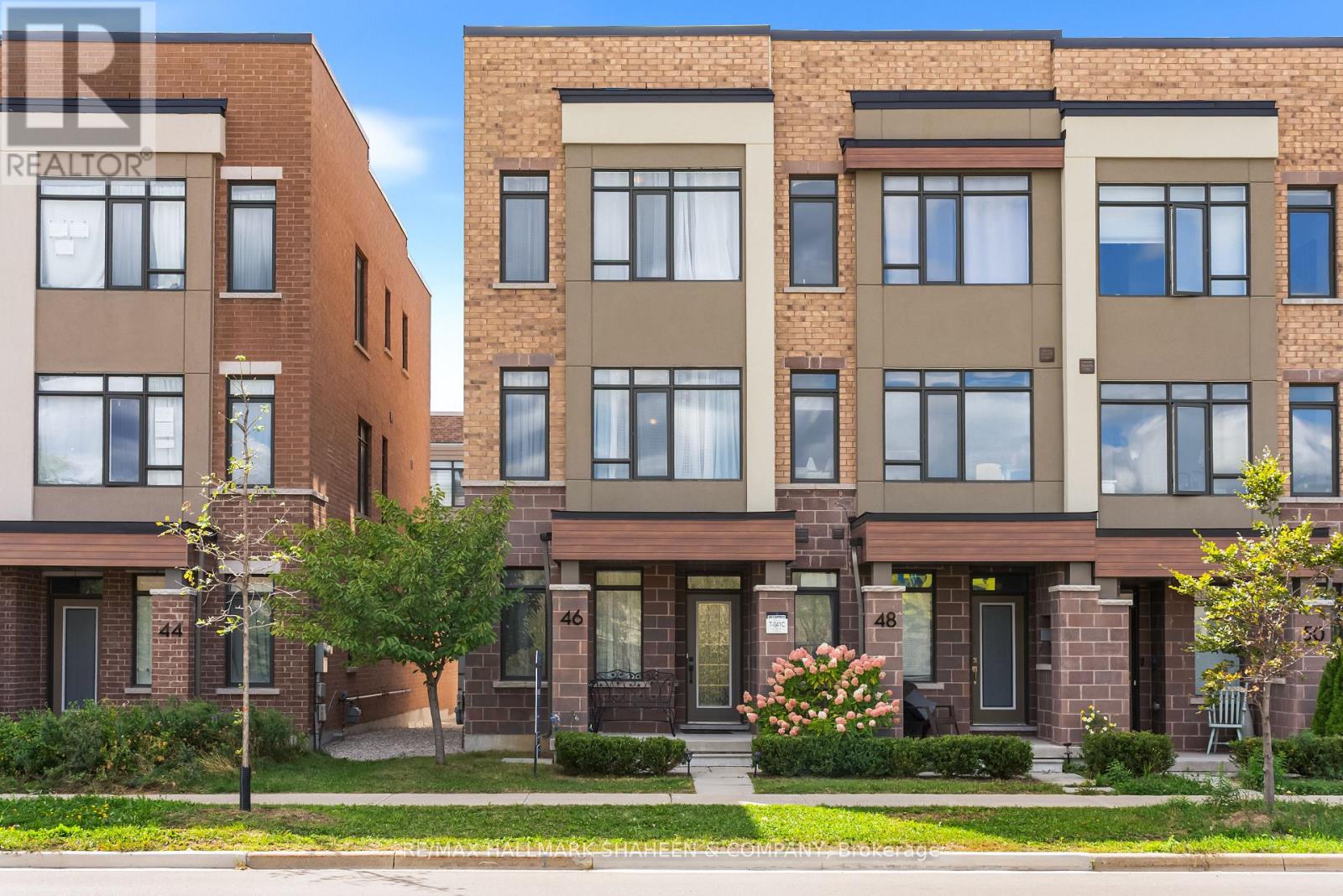 46 Troon Avenue, Vaughan, Ontario  L6A 4Z2 - Photo 2 - N12389217