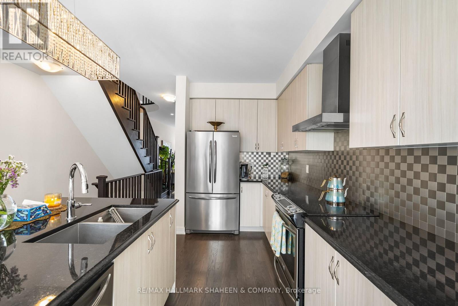 46 Troon Avenue, Vaughan, Ontario  L6A 4Z2 - Photo 20 - N12389217
