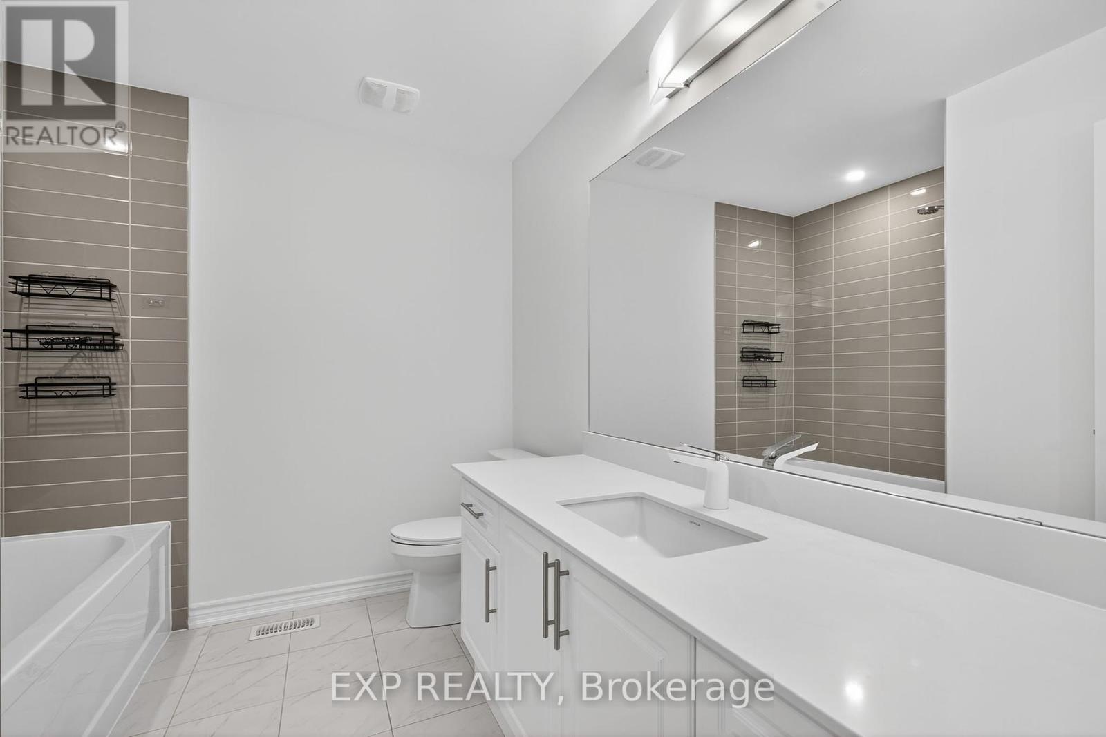 1467 Blackmore Street, Innisfil, Ontario  L9S 0P1 - Photo 15 - N12389225