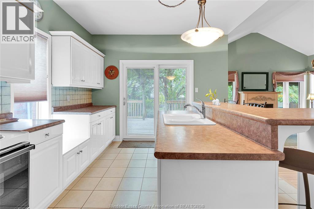 579 Cousineau Road, Windsor, Ontario  N9G 1V6 - Photo 13 - 25022737