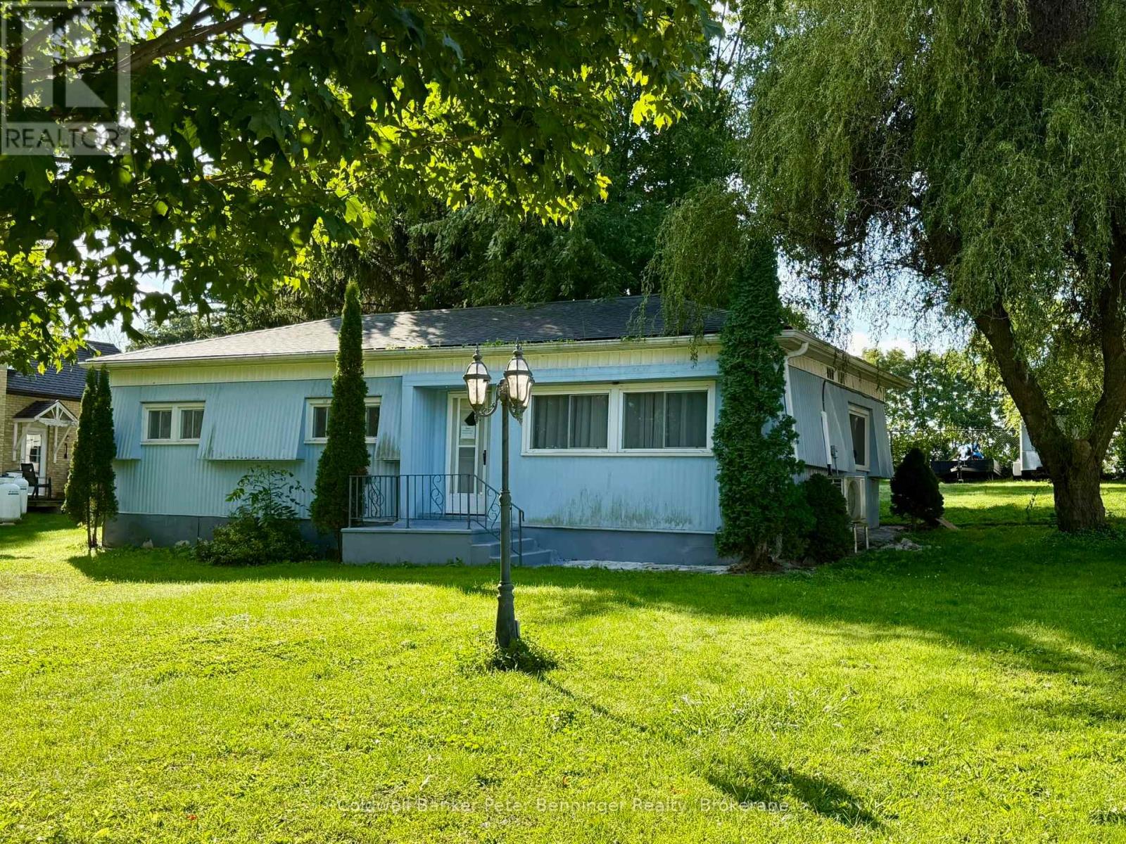 17 Concession 6 Concession, Brockton, Ontario  N0G 1K0 - Photo 2 - X12389284