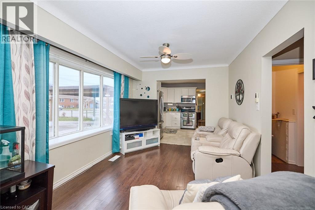 42 Louth Street, St. Catharines, Ontario  L2S 2T4 - Photo 7 - 40765869