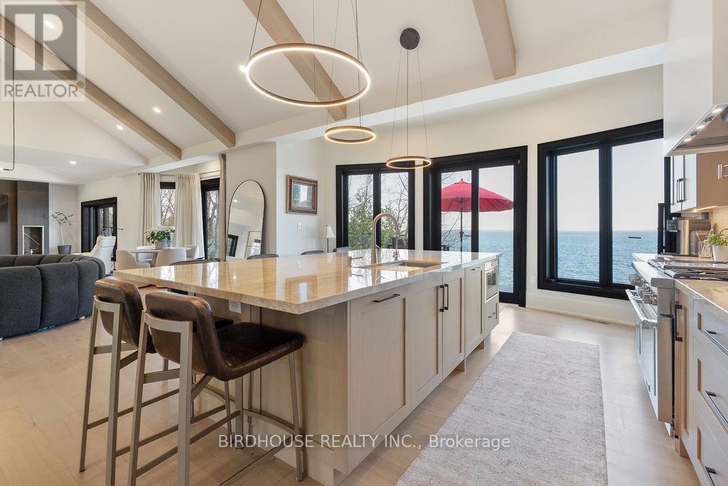 16 Garden Gate, Brock, Ontario  L0K 1A0 - Photo 10 - N12389415