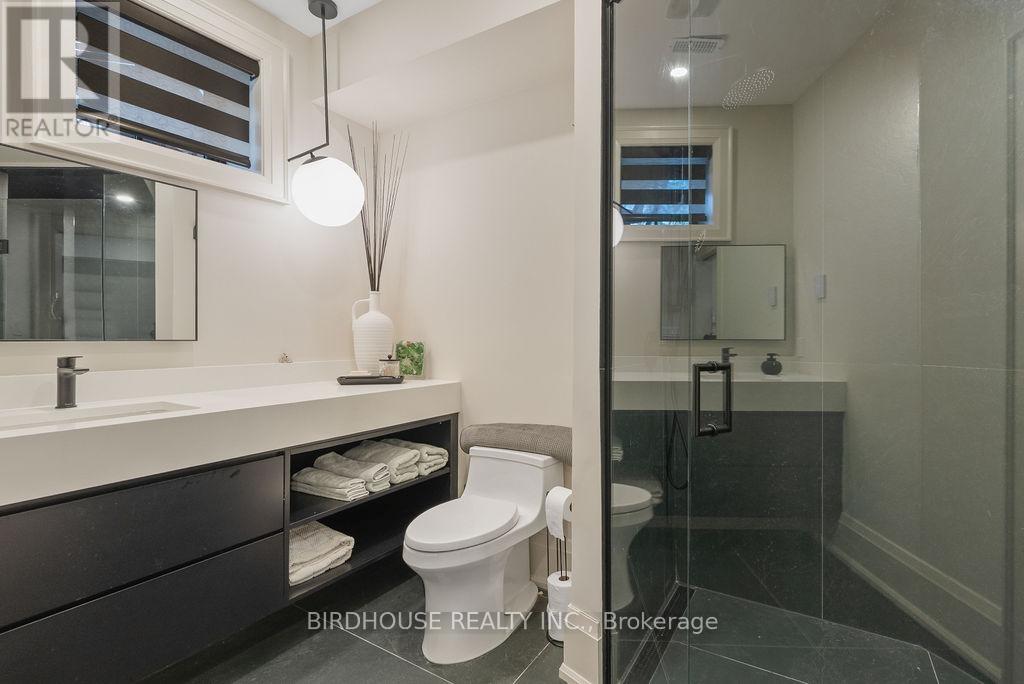 16 Garden Gate, Brock, Ontario  L0K 1A0 - Photo 36 - N12389415