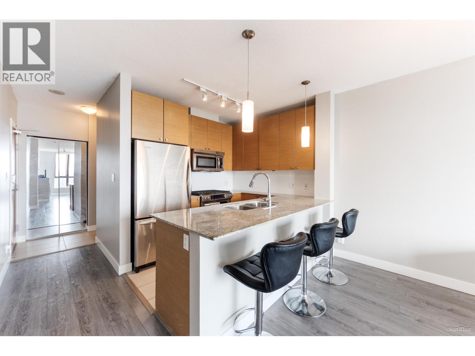 2201 400 Capilano Road, Port Moody, British Columbia  V3H 0E1 - Photo 2 - R3044640