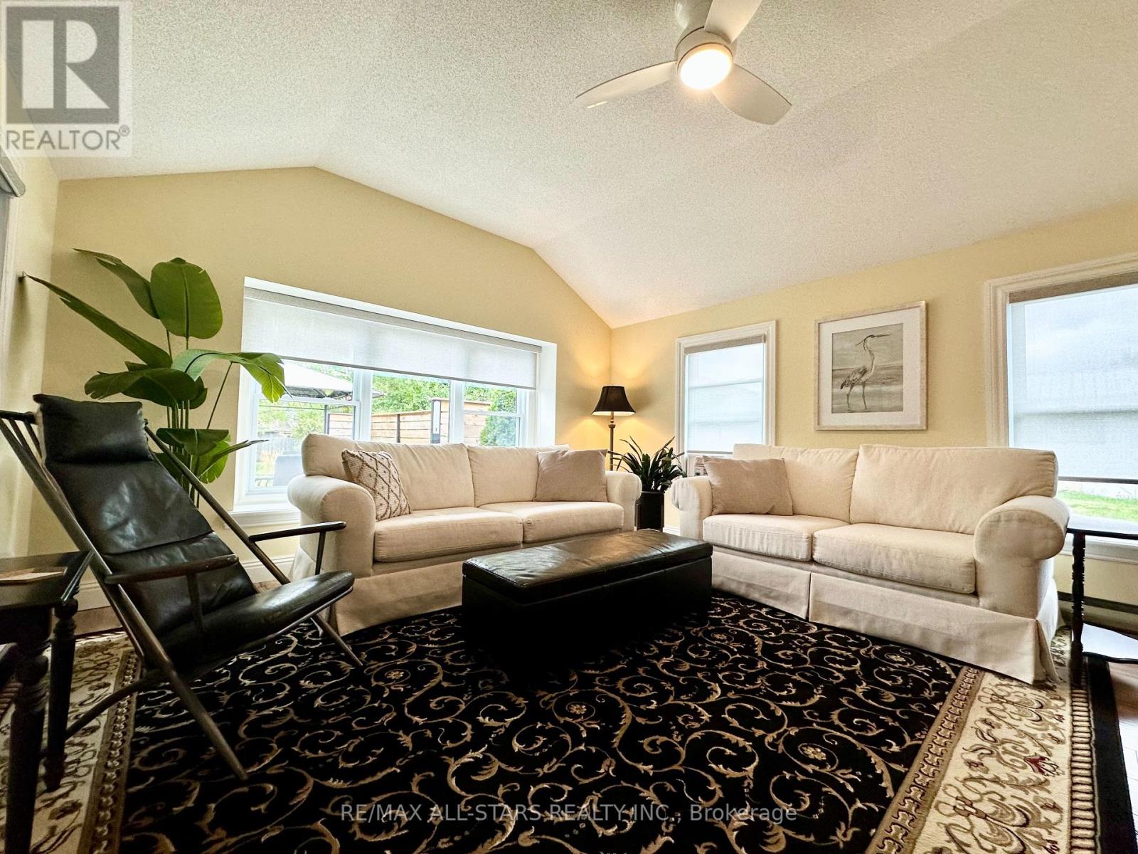 18 Joseph Street, Kawartha Lakes, Ontario  K0M 1A0 - Photo 15 - X12389290