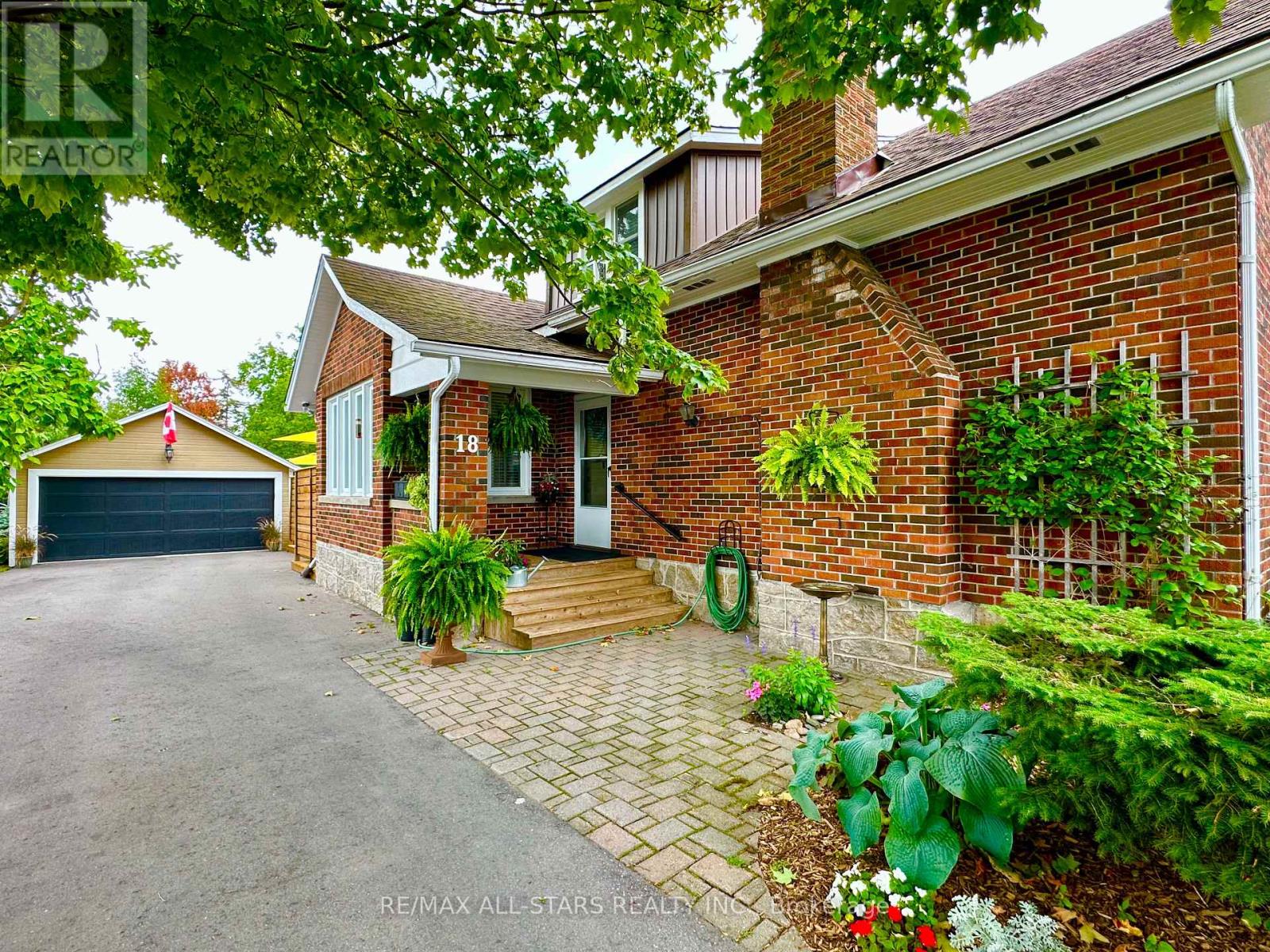 18 Joseph Street, Kawartha Lakes, Ontario  K0M 1A0 - Photo 2 - X12389290