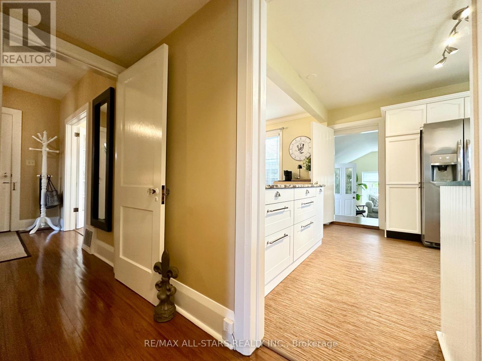 18 Joseph Street, Kawartha Lakes, Ontario  K0M 1A0 - Photo 23 - X12389290