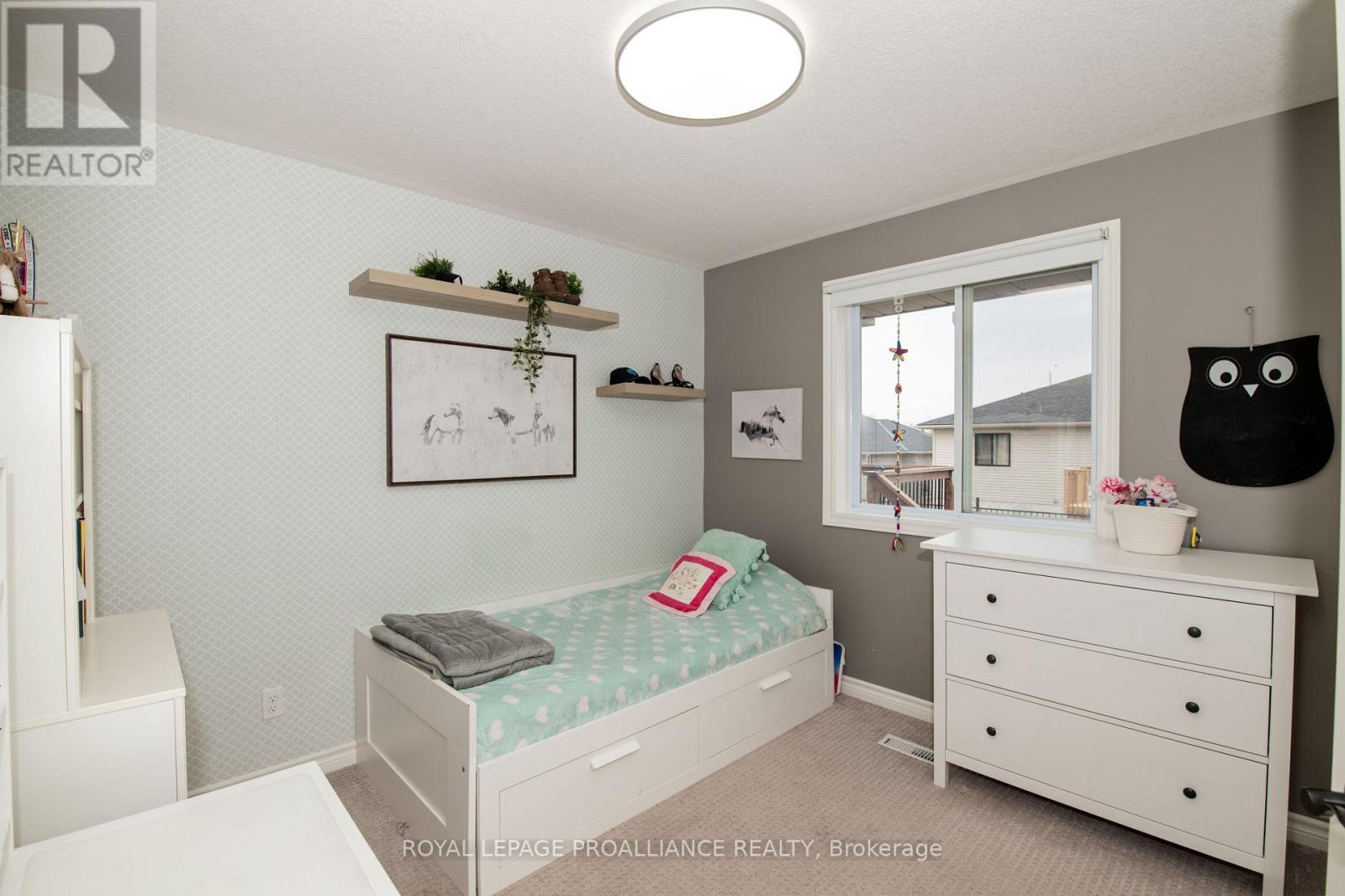 28 Butternut Court, Belleville (Belleville Ward), Ontario  K8P 0C5 - Photo 14 - X12389330