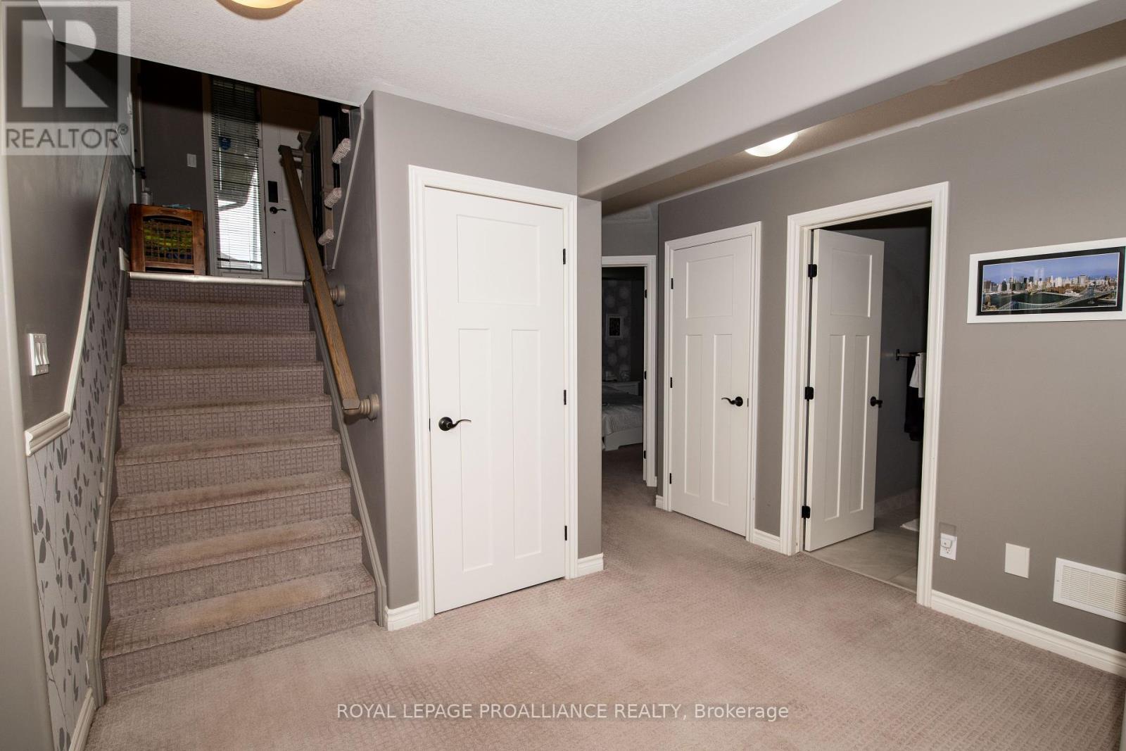 28 Butternut Court, Belleville (Belleville Ward), Ontario  K8P 0C5 - Photo 17 - X12389330