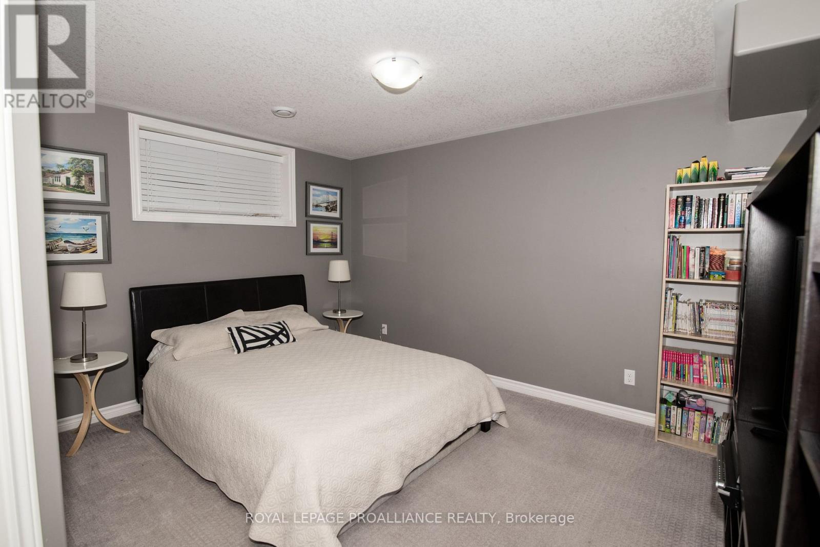 28 Butternut Court, Belleville (Belleville Ward), Ontario  K8P 0C5 - Photo 20 - X12389330