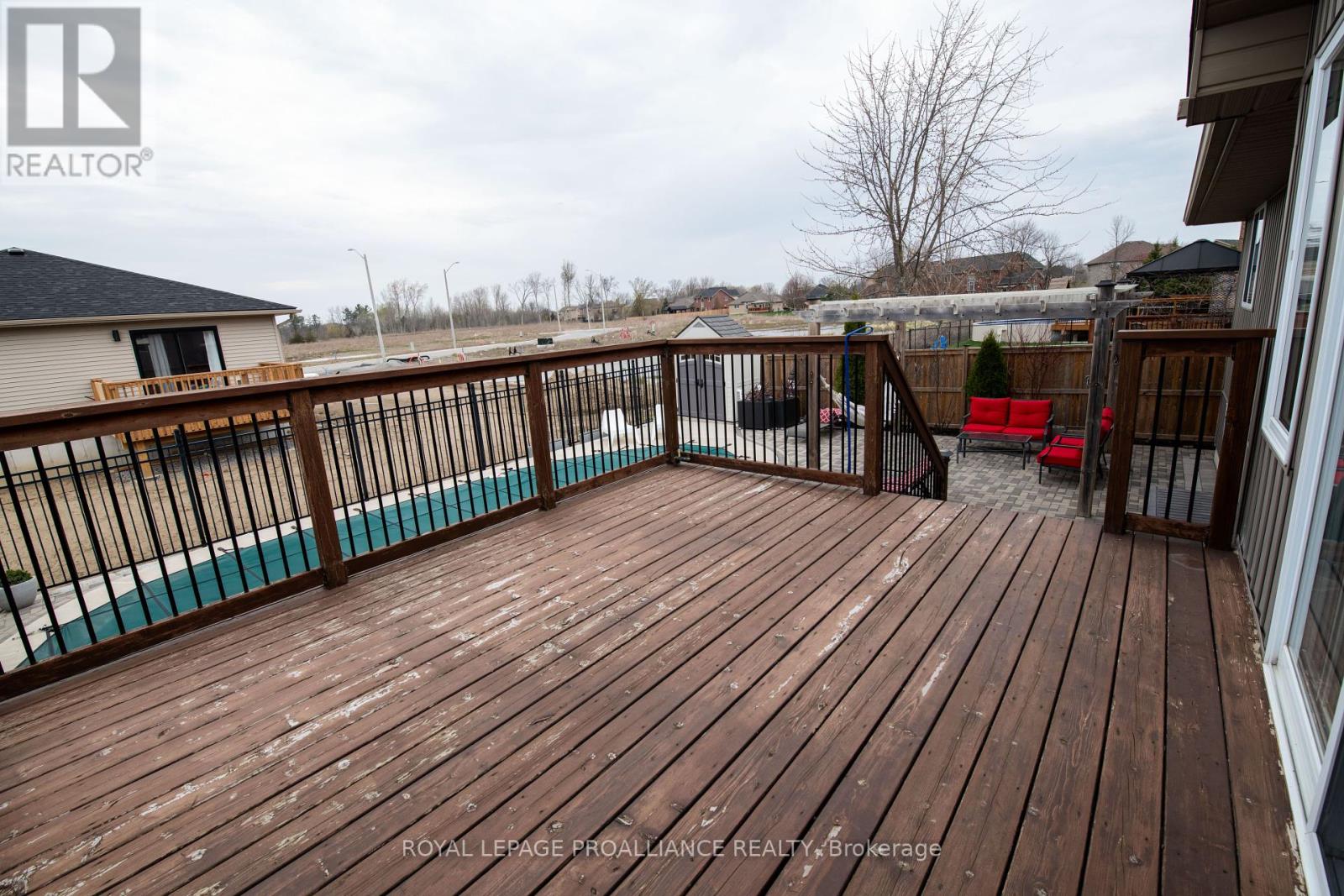 28 Butternut Court, Belleville (Belleville Ward), Ontario  K8P 0C5 - Photo 26 - X12389330