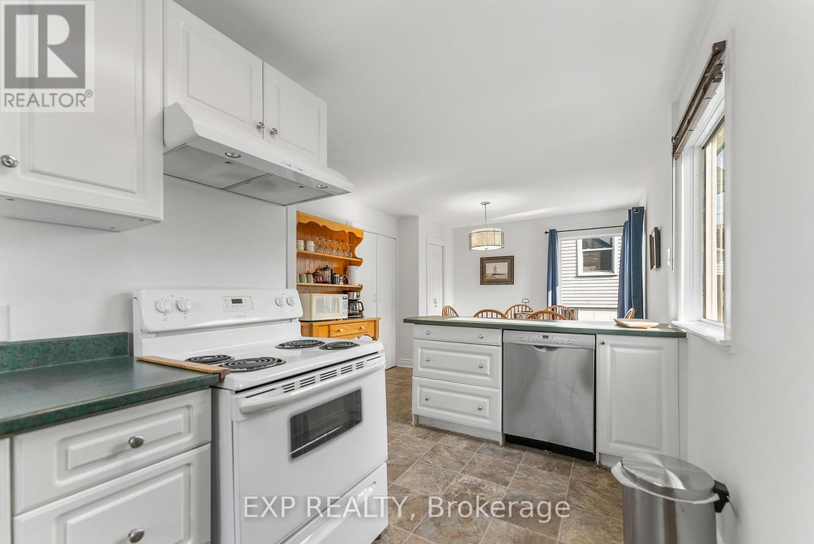 420 Dominion Street, Renfrew, Ontario  K7V 1H6 - Photo 10 - X12389418