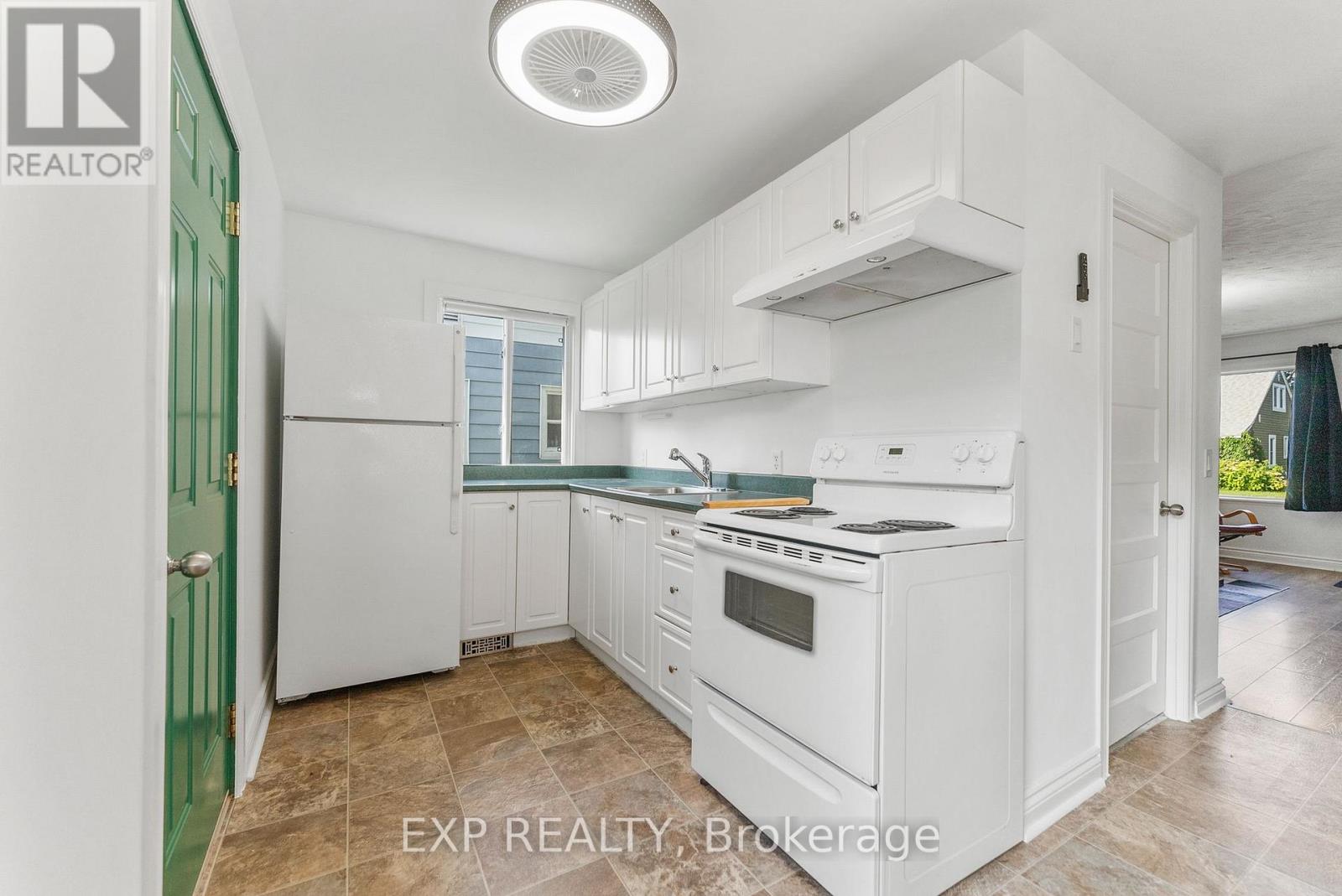 420 Dominion Street, Renfrew, Ontario  K7V 1H6 - Photo 12 - X12389418