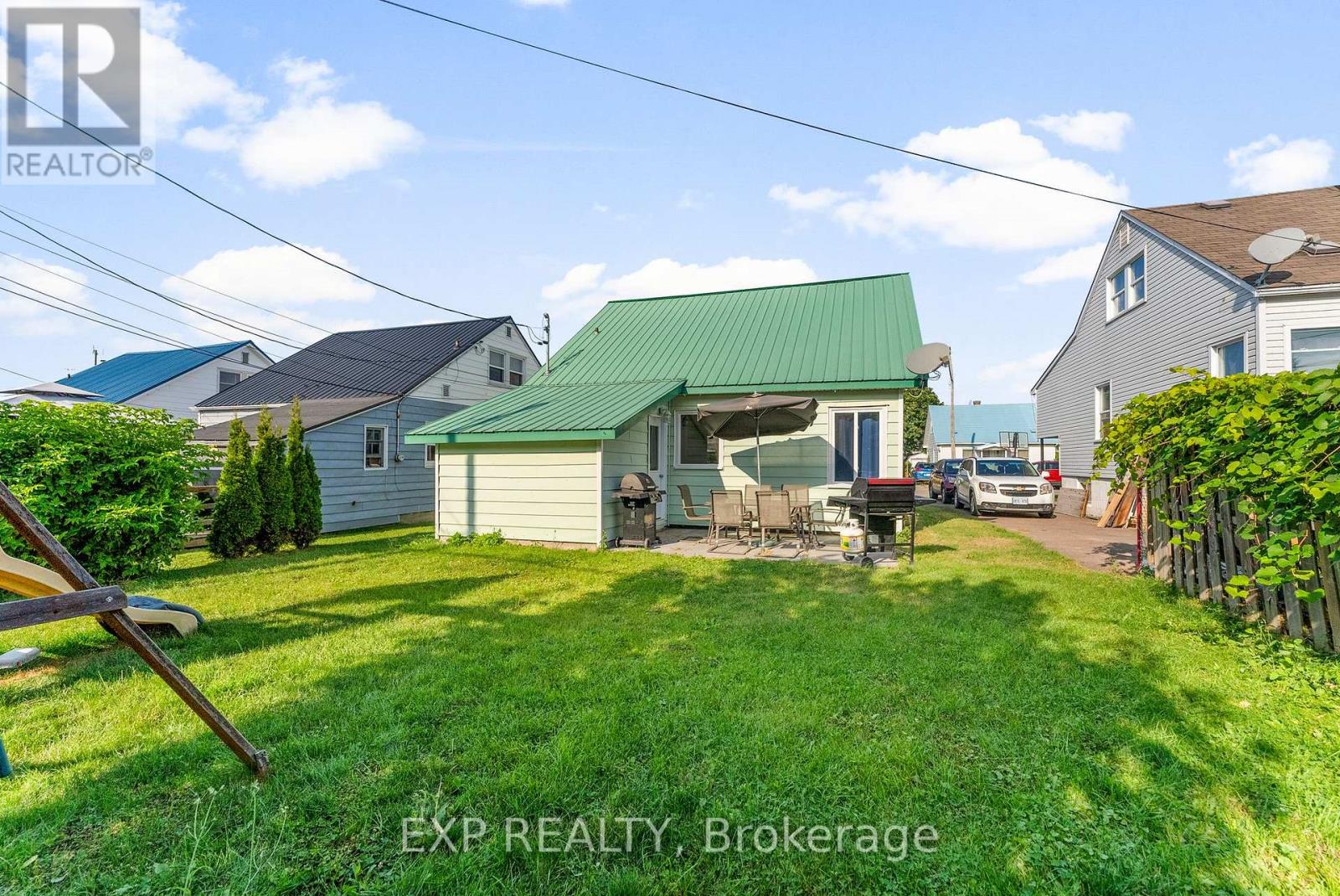 420 Dominion Street, Renfrew, Ontario  K7V 1H6 - Photo 3 - X12389418