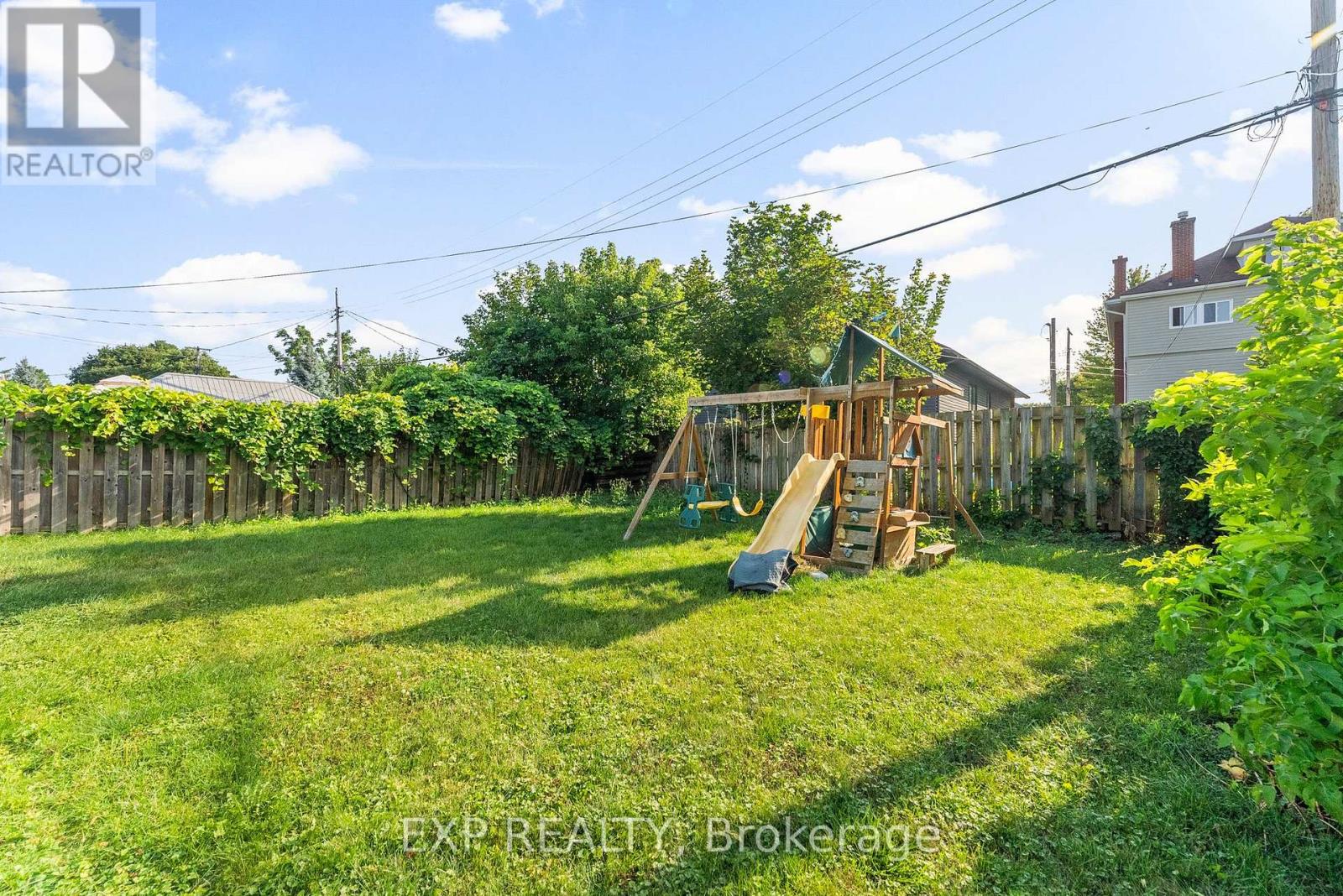 420 Dominion Street, Renfrew, Ontario  K7V 1H6 - Photo 5 - X12389418