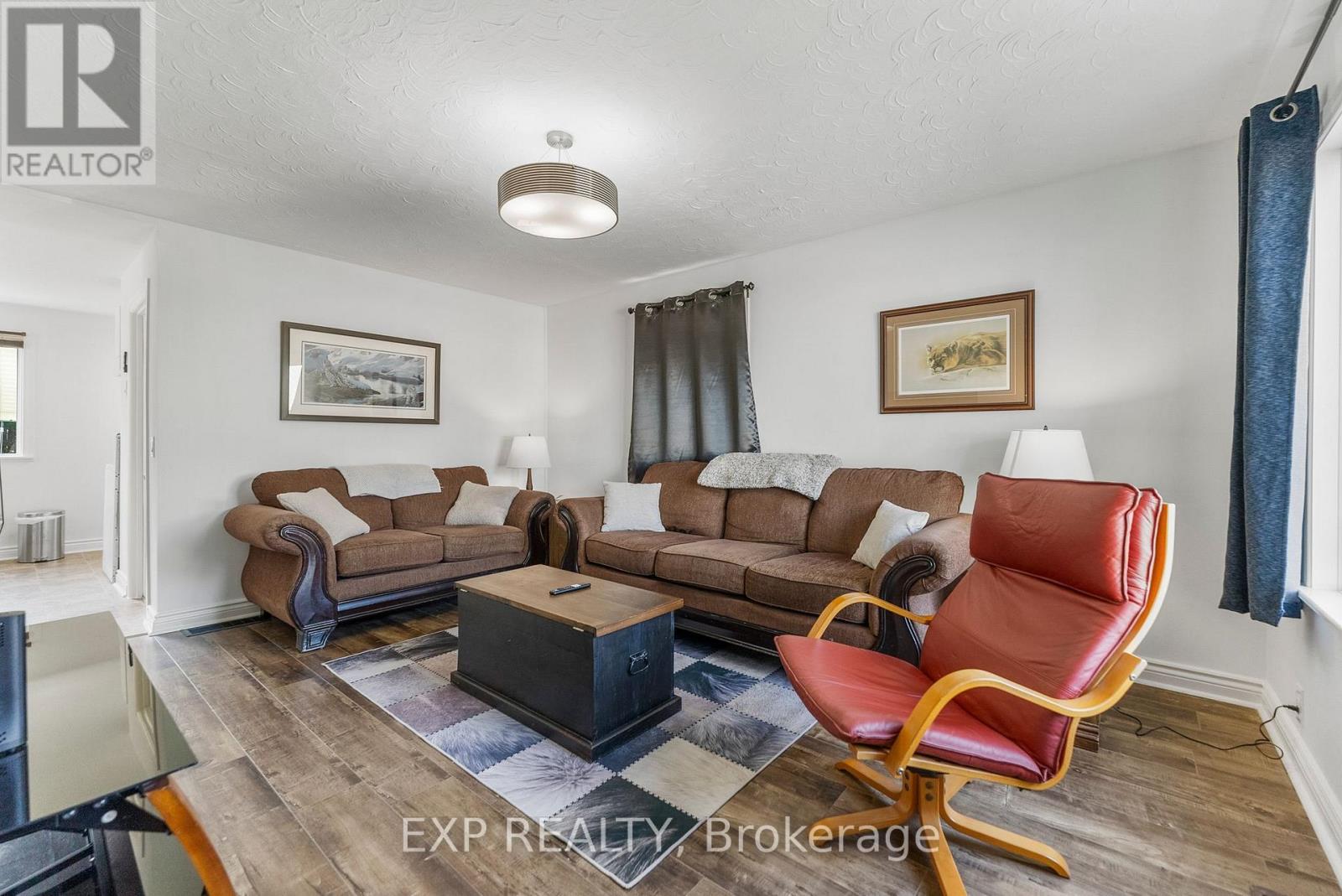 420 Dominion Street, Renfrew, Ontario  K7V 1H6 - Photo 9 - X12389418