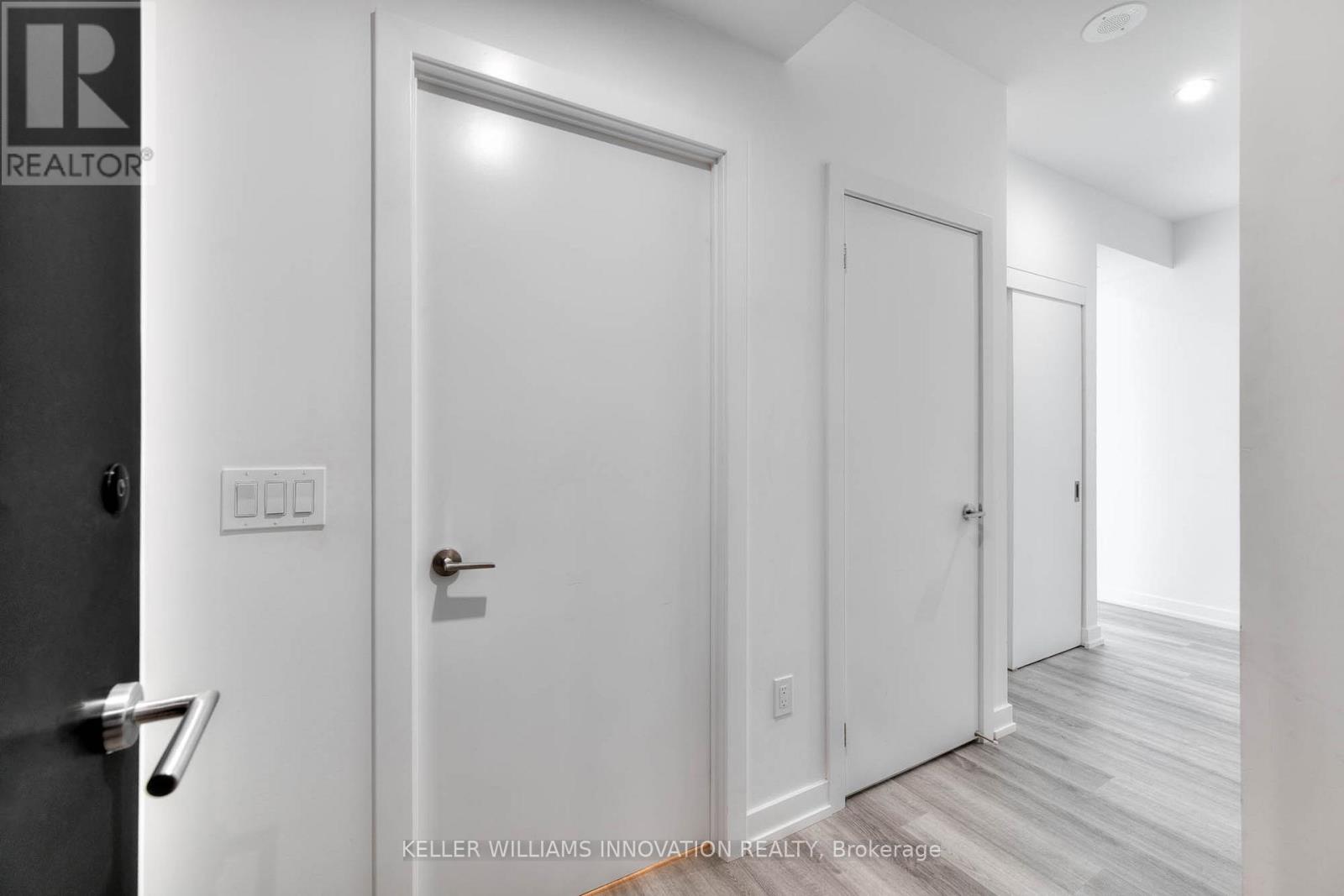 Property at 1012 - 5 WELLINGTON STREET S image 2