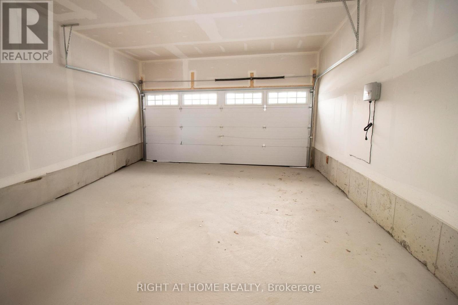 36 Ford Street, Brant, Ontario  N3L 0M6 - Photo 38 - X12389214
