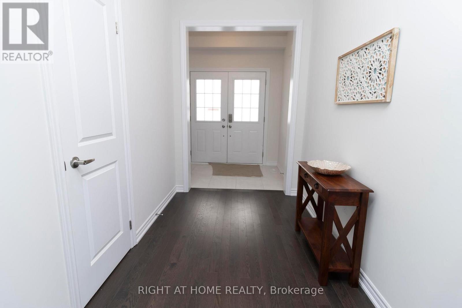 36 Ford Street, Brant, Ontario  N3L 0M6 - Photo 5 - X12389214