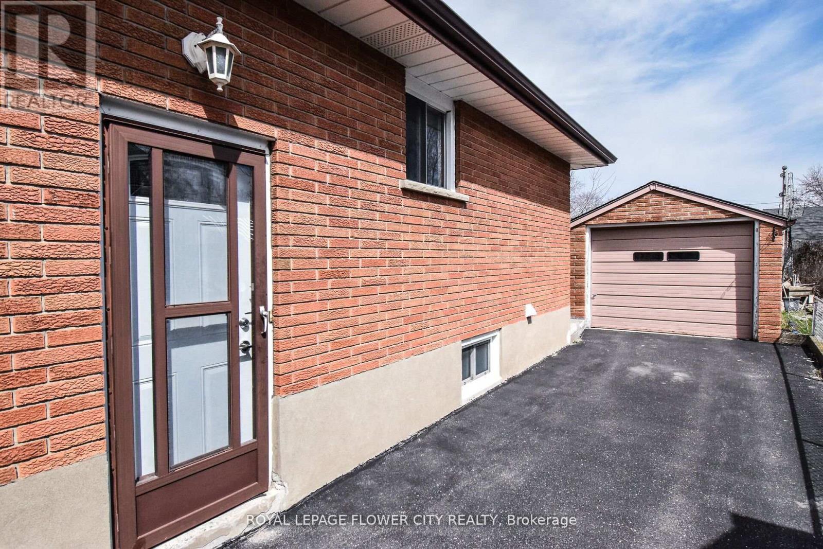 43 Mary Street, Fort Erie, Ontario  L2A 4A4 - Photo 46 - X12389250