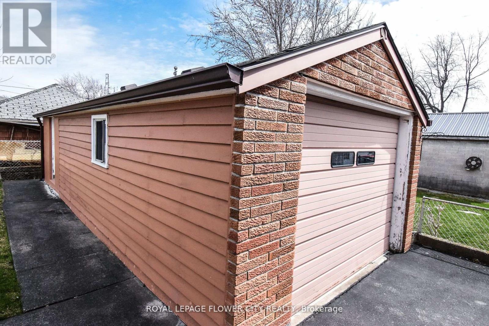 43 Mary Street, Fort Erie, Ontario  L2A 4A4 - Photo 48 - X12389250