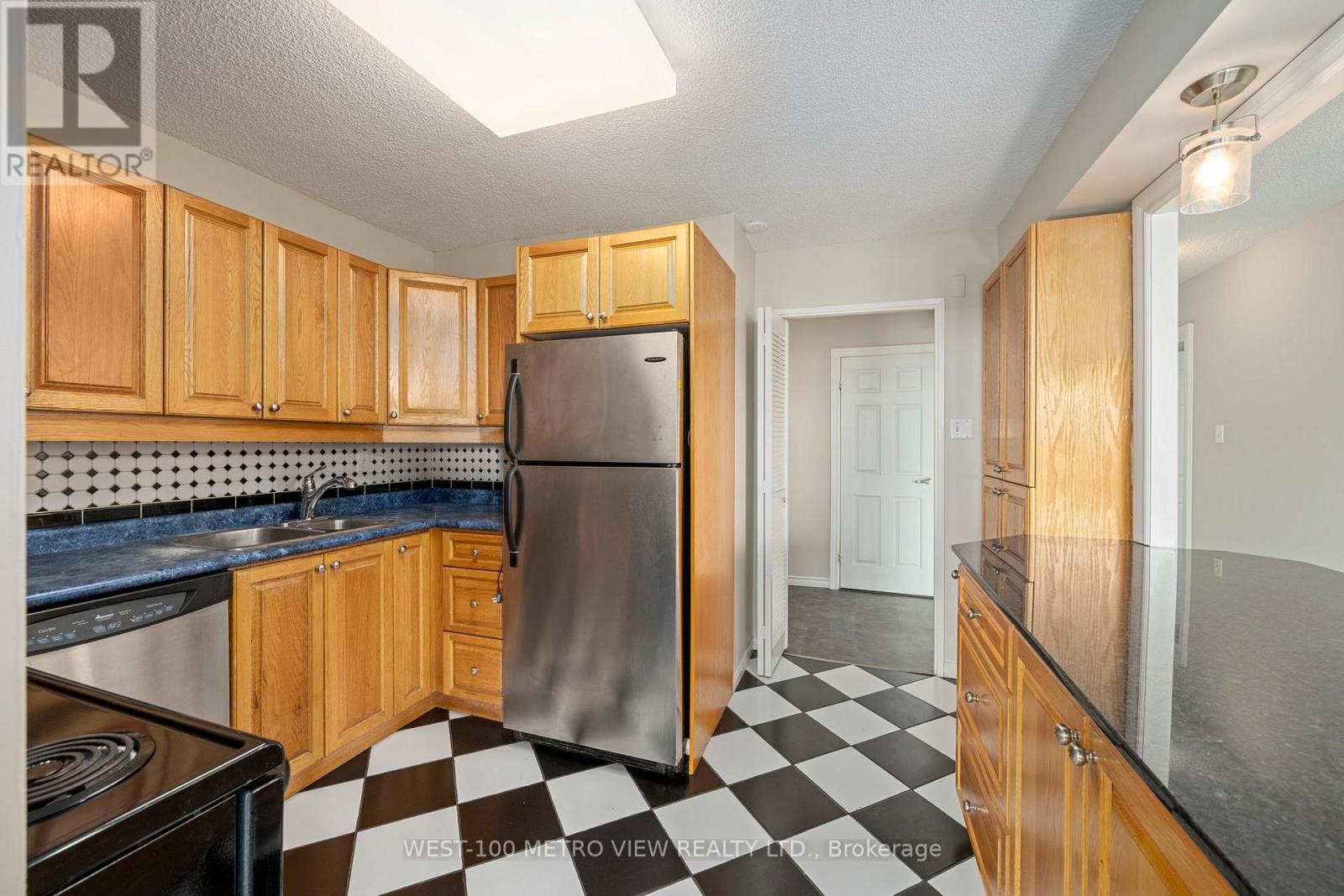 1602 - 389 Dundas Street, London East, Ontario  N6B 3L5 - Photo 6 - X12389262