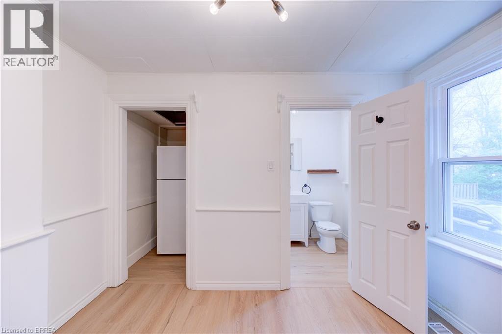 174-176 Darling Street, Brantford, Ontario  N3S 3W6 - Photo 11 - 40767487
