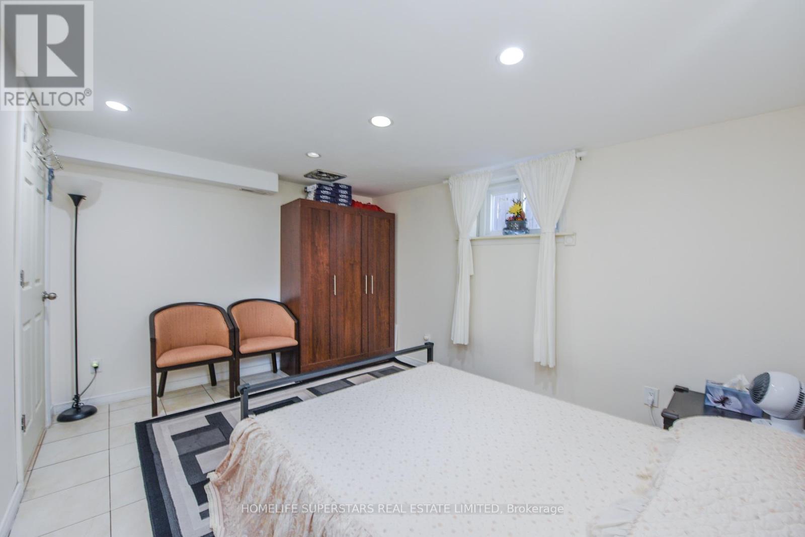 3987 Bloor Street W, Toronto, Ontario  M9B 1M2 - Photo 49 - W12378836