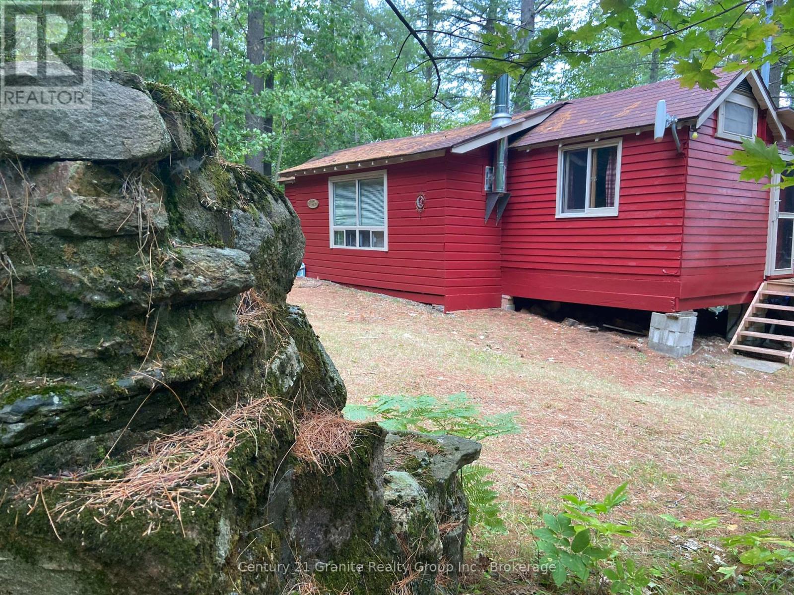 1035 Nawautin Lane, Minden Hills, Ontario  K0M 2K0 - Photo 8 - X12337264