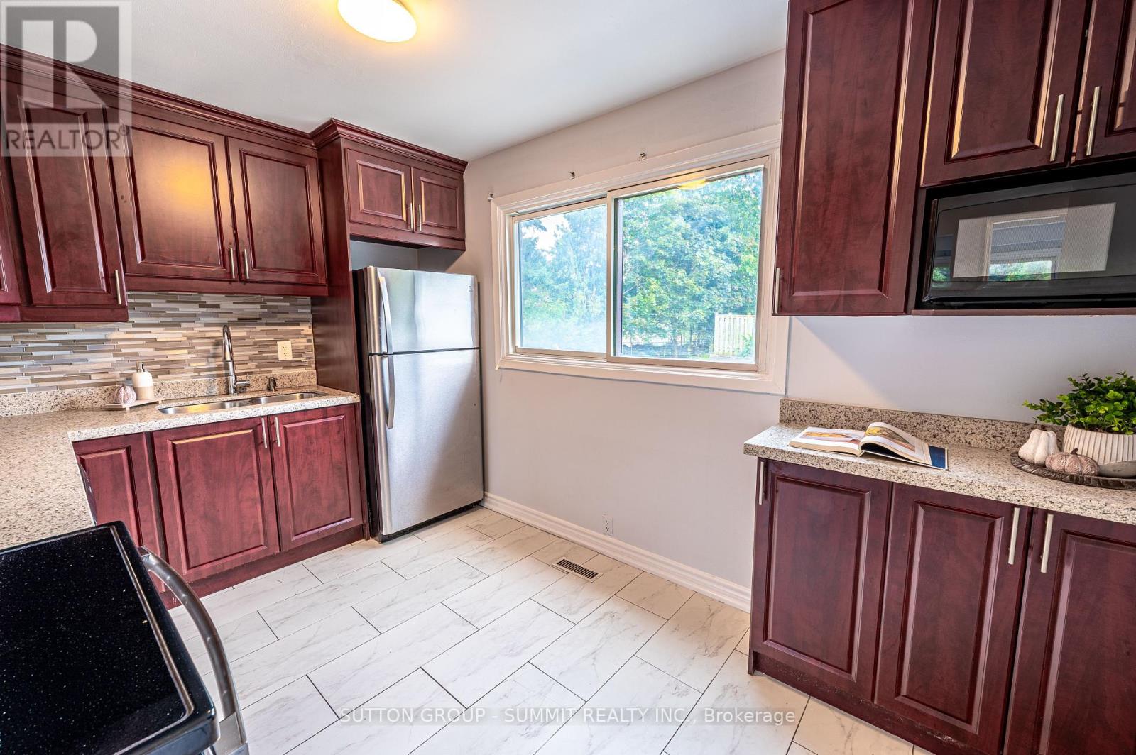 134 Song Meadowway, Toronto, Ontario  M2H 2T7 - Photo 6 - C12389302