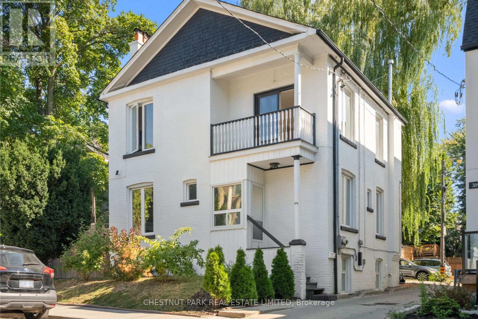 371 HOWLAND AVENUE, Toronto, Ontario