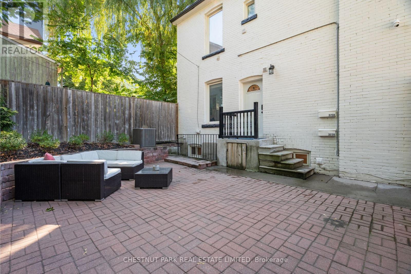 371 Howland Avenue, Toronto, Ontario  M5R 3C1 - Photo 17 - C12389388