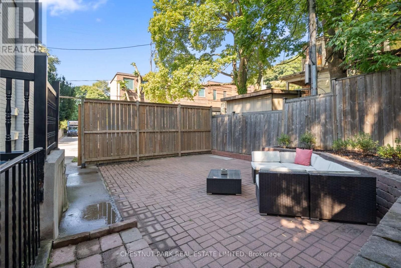 371 Howland Avenue, Toronto, Ontario  M5R 3C1 - Photo 19 - C12389388