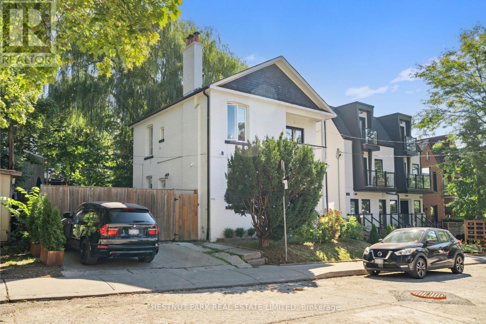 371 Howland Avenue, Toronto, Ontario  M5R 3C1 - Photo 2 - C12389388