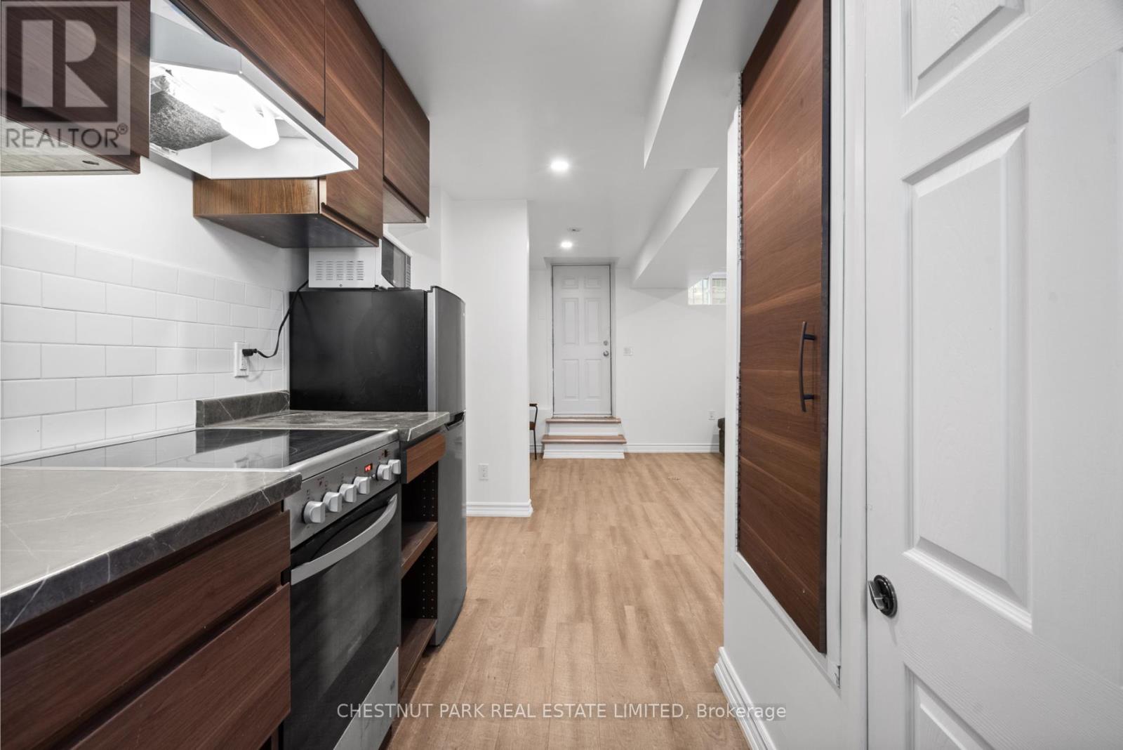 371 Howland Avenue, Toronto, Ontario  M5R 3C1 - Photo 39 - C12389388