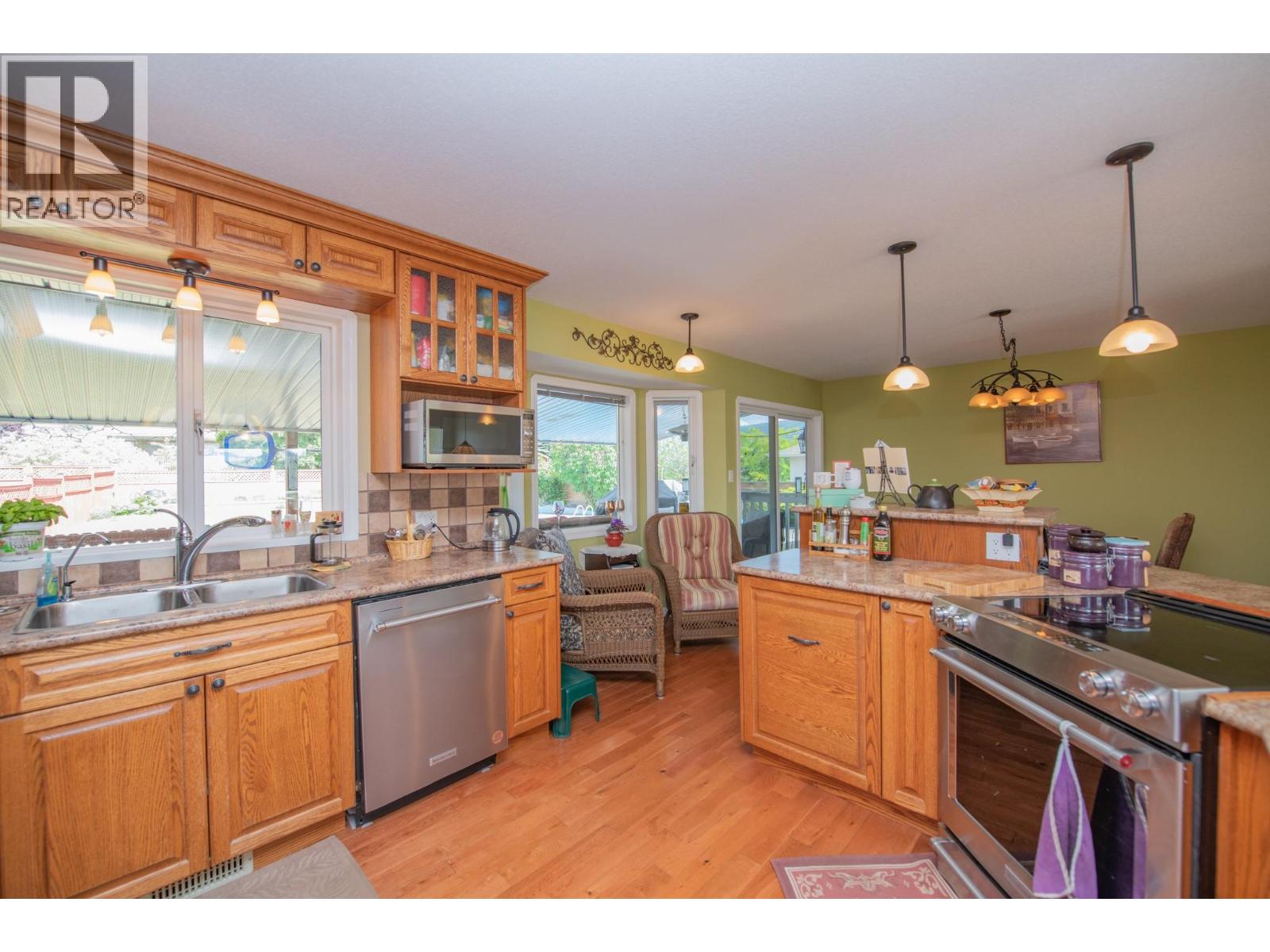 8841 Michael Drive, Coldstream, British Columbia  V1B 2P5 - Photo 11 - 10362068
