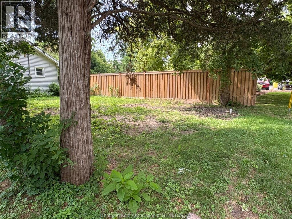 8 Siskind Court, Chatham, Ontario  N7L 5A1 - Photo 4 - 25017007