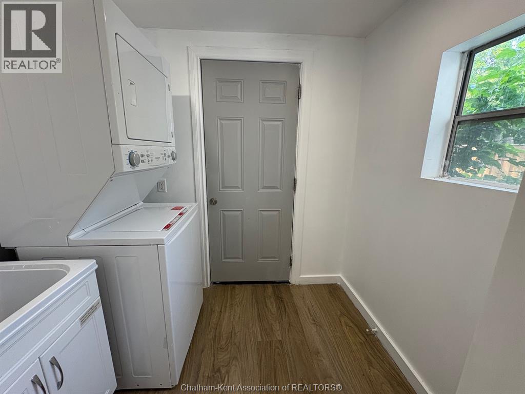 8 Siskind Court, Chatham, Ontario  N7L 5A1 - Photo 7 - 25017007